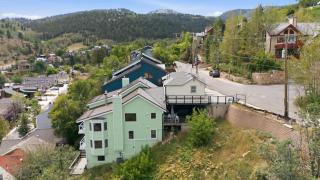 Ridge Home Multi-level with PC Views Ski Trail - 0