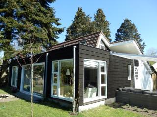 Family Villa with Jacuzzi & Large Garden - 5