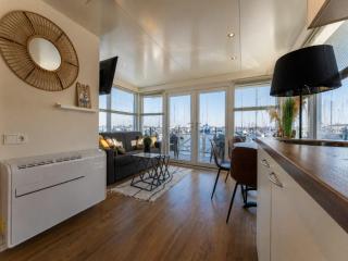 Houseboat with rooftop terrace - 5