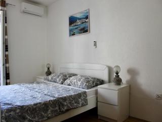 Apartments Jozo Ba ka Voda - One Bedroom Apartment with Balcony and Mountain View - 2