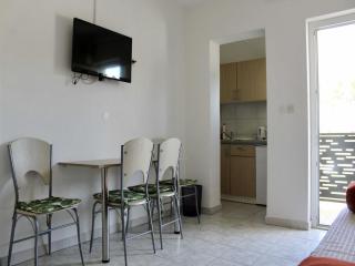 Apartments Jozo Ba ka Voda - One Bedroom Apartment with Balcony and Mountain View - 9