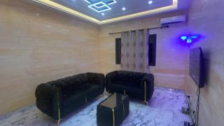 appartement de luxe 4 personnes clim wifi sécurité Poto Poto Mpila - 1