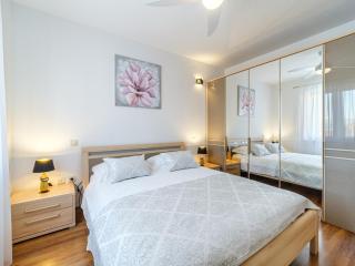 Spacious Mediterranean 3-Bedroom Apartment in Sutivan - 7