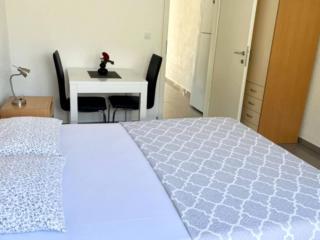 Paradise Apartments-Studio apartment with sea view and balcony 5 - Gdinj - 3