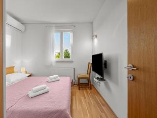 Holiday Home Marija - Three Bedroom Holiday Home with Private Pool and Terrace - 2