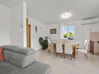Holiday Home Marija - Three Bedroom Holiday Home with Private Pool and Terrace - 5