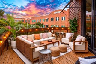 2BR Designer Condo on Trendy East 11th St, Downtown Austin - 0