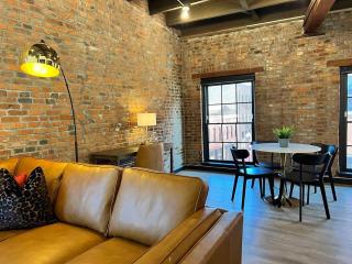 Brick & Bed Riverfront Lofts, T 406 - 9