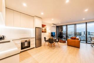 Central 1BR Apt - Balcony Kitchen & Bath - 7