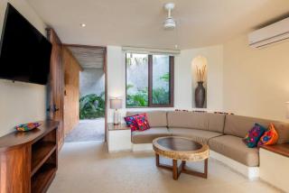 Armadillo Complex Listings - 2