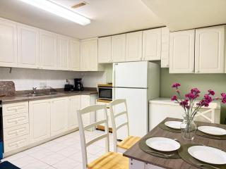 Two bedrooms basement apartment - 4