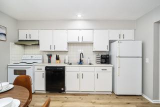 The Fremont Flats - Near Downtown - with WiFi - 8