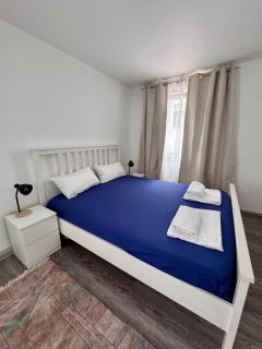 3-Room Apartment with Large Balcony - 3