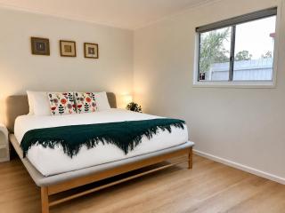 4BR Family Home in Boronia Heights - 3