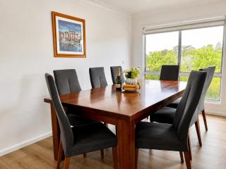 4BR Family Home in Boronia Heights - 5