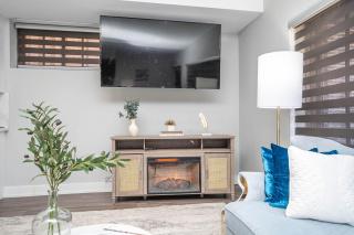 ELEGANT 2-BEDROOM SUITe - 6