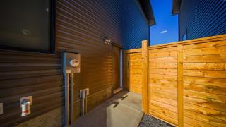 Stylish Private Suite, Private Entry, Full Kitchen, Washer & Dryer with Free Parking Near Kananaskis, Camore, Banff, Lake Louise - 6