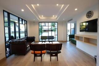 The Y House - 7