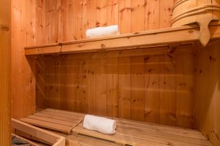 Le Cristal GM11 Mountain View, Pool, Private Sauna & Parking - Happy Rentals - 8