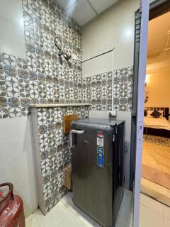 Entire 1 Bhk near medanta Hospital - 8