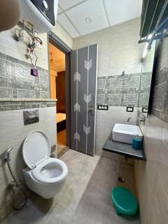 Entire 1 Bhk near medanta Hospital - 6