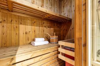 Le Cristal GM7 Mountain View, Pool, Private Sauna & Parking - Happy Rentals - 2