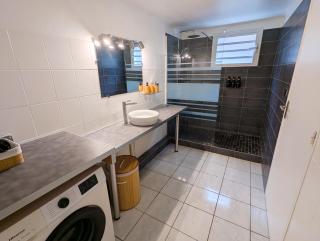 Appartement T3 avec jacuzzi et terrasse privée - 2