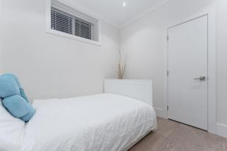 New Modern 2BR Suite near UBC Pacific Spirit Park - 3