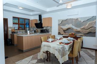 Namelok Guest House-3BR Apartment at sultan palace - 3