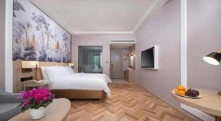 Vienna Hotel Lincang New Asia Pacific Times Square - 1