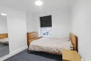 Cardiff City Centre House - 7