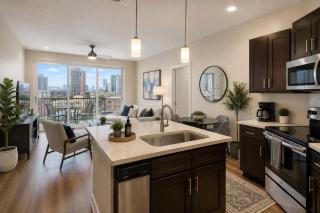 The Channelside Luxe 2BR Tampa Retreat - 9
