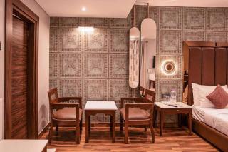 Hotel Holiday Resort - 8
