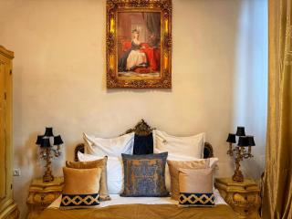 Chateau D'Amour Luxury Boutique - 9