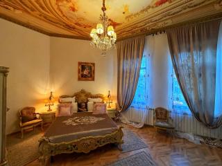 Chateau D'Amour Luxury Boutique - 8