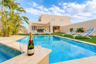 Modern Villas with Private Pools, Whirlpools & Gardens - 4