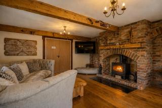 The Barn, Luxury Country Home Sleeps 6 Hot Tub Near Durham City & Bishop Auckland - 2