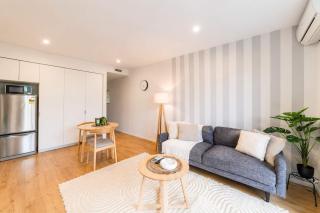 Sydenham Escape with Patio and Parking - 3