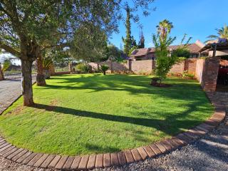 Chrisand Guesthouse - 1