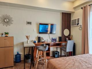 Condo Traveler's Nest 211, Amani Resorts Residences, 5 minutes Airport, Netflix, Stylish, Cozy with Luxurious Swimming Pool - 6