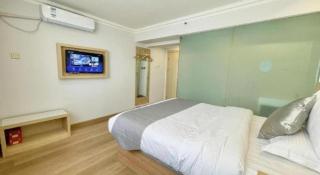 GreenTree Inn Urumqi South Xinhua Road Hotel - 4