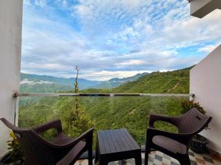 Hotel Pine Rock & Cafe Mussoorie A Luxury Property With Balcony & Mountain View Rooms - 0