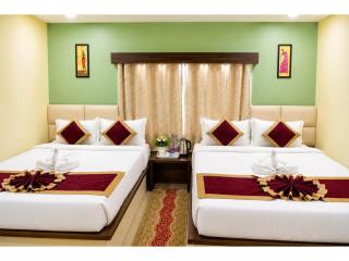 Hotel Coral - S View Luxury Comfort Stay with Swimming Pool, Modern AC Rooms, WiFi, Parking & Family-Friendly Facilities - 4