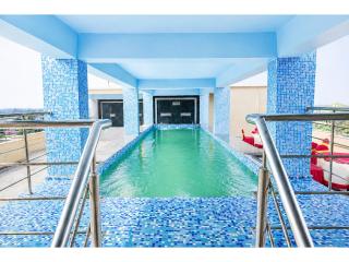 Hotel Coral - S View Luxury Comfort Stay with Swimming Pool, Modern AC Rooms, WiFi, Parking & Family-Friendly Facilities - 1