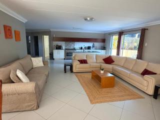 Korsmans Retreat - Large Modern Self-Catering House - 4