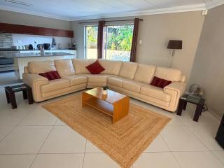 Korsmans Retreat - Large Modern Self-Catering Flat - 0