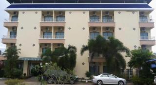 Ritzy House Hotel - 4