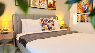 City Haven - Downtown Apartments with Art Deco Design - 8