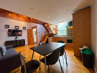 Characterful 1BDR Cottage with Loft in Dublin - 2