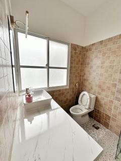 EMOI Staycation Private Villa in PMH Near SECC - 1